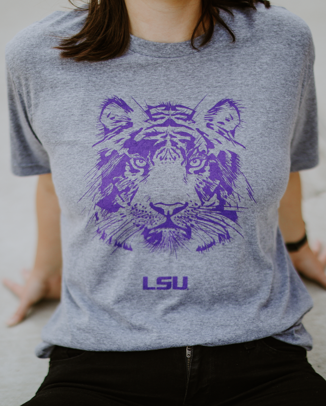 Luisiana State University camiseta de manga larga con capucha lsu tigers  para mujer de fútbol, ​​camiseta amarilla, púrpura, camiseta, camisa activa  png